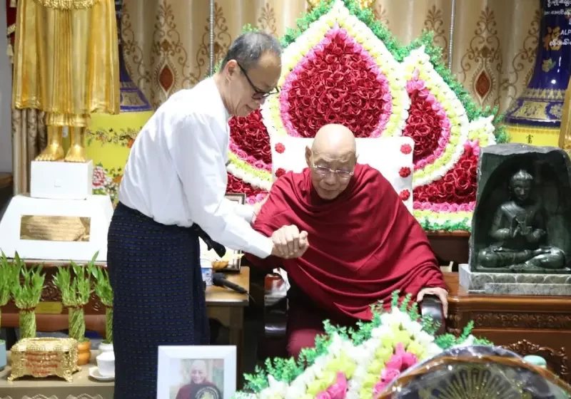 သီတင်းသုံး တော်မူကြသော သံဃာတော်(၂၉၀၀)ခန့်တို့အား ဆွမ်း၊သင်္ကန်း၊ဓမ္မပူဇာ၊ ဓမ္မကျမ်းစာများ ကို ၁၆,၁၉,၁၄ ကြိမ်မြောက်အဖြစ် ဆပ်ကပ် လှူဒါန်း ခြင်း